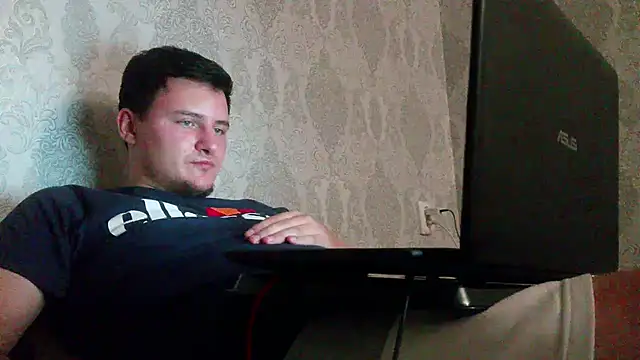 miki_lav1 stripchat live cam model
