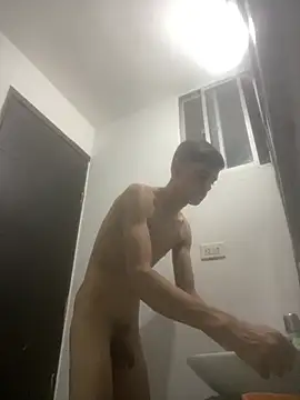 Latinos_2001 stripchat live cam model