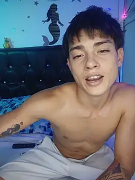 Thebestboyhot3 stripchat live cam model