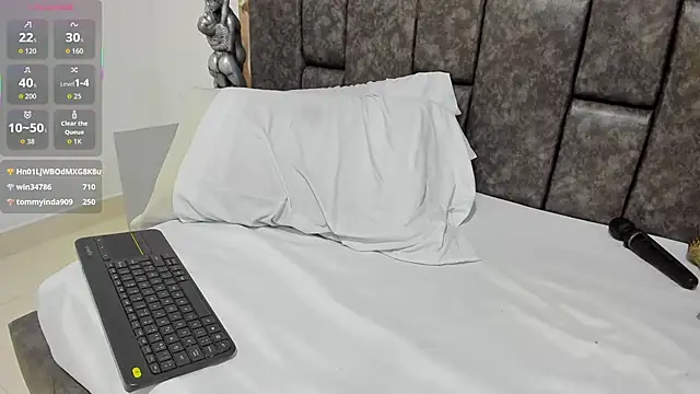 Matureyulyet stripchat live cam model