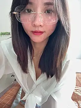 JinLi-18 stripchat live cam model