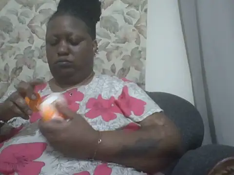 fat_ebonyqueen stripchat live cam model