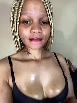 TrishaXo2 stripchat live cam model
