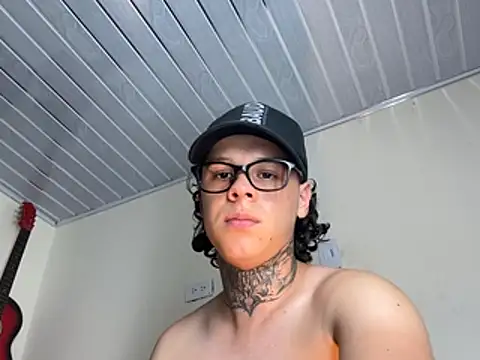 Domenick_Myls stripchat live cam model