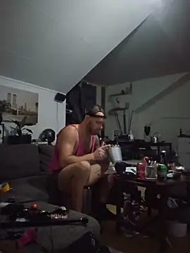 eltoulou stripchat live cam model