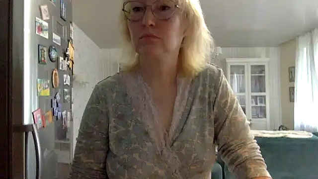 Zeyona stripchat live cam model