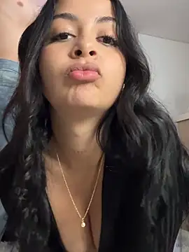 Lunamoon27 stripchat live cam model