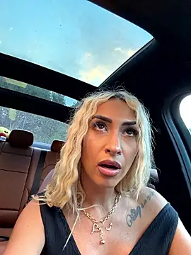 KelseyJunes stripchat live cam model
