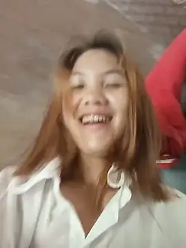 late2004 stripchat live cam model