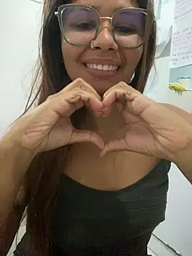 sofyRj stripchat live cam model