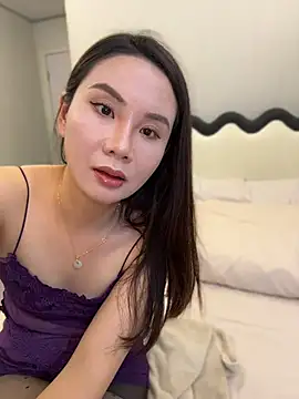 Yanyan-918 stripchat live cam model