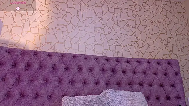 Noha_Valmont stripchat live cam model