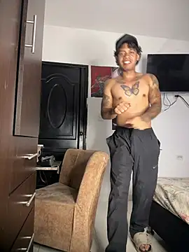 Kenny_romano stripchat live cam model