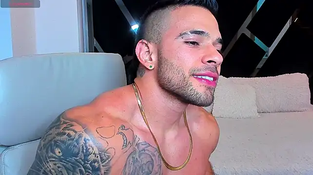 Raytorres stripchat live cam model