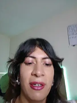 YanaSoHot stripchat live cam model