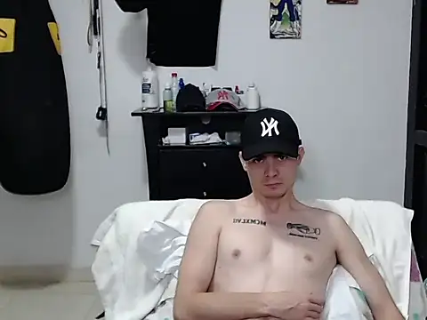 Zac_Efront stripchat live cam model