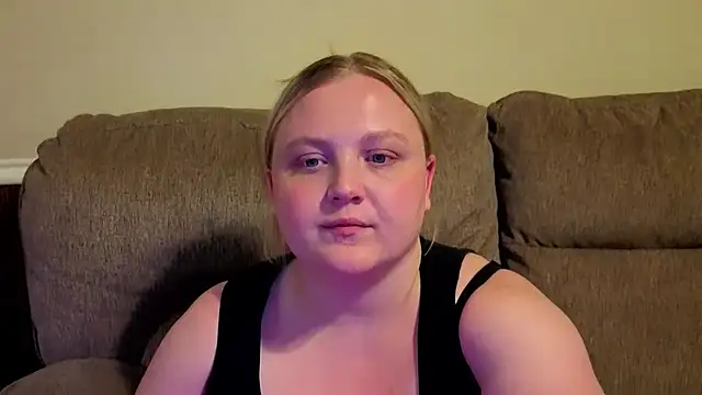 PhatAssBlond stripchat live cam model