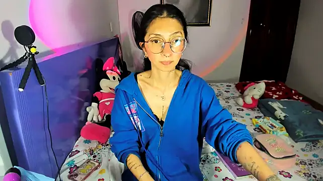 Anais_lux stripchat live cam model