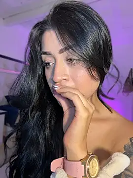 lucianaroy stripchat live cam model
