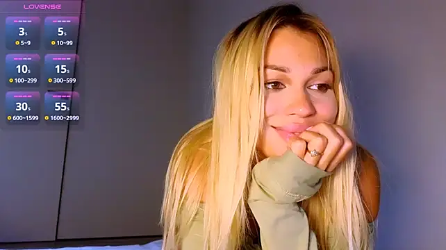 StephanyLuxe stripchat live cam model