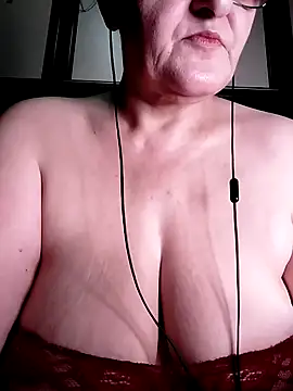 Troiavaca stripchat live cam model