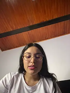 hotwife26 stripchat live cam model