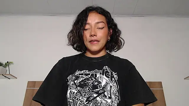Wendy19_ stripchat live cam model