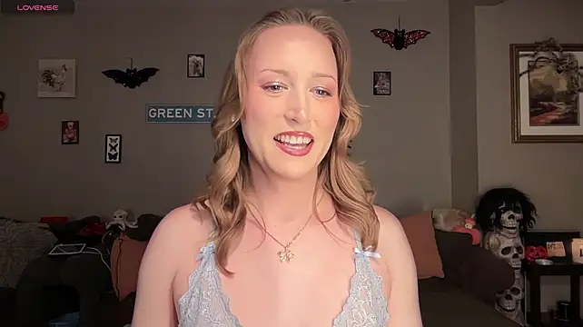 greenxxxqueen stripchat live cam model