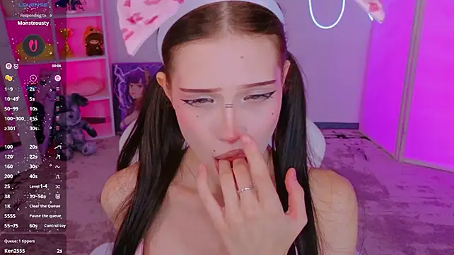 Deibora stripchat live cam model