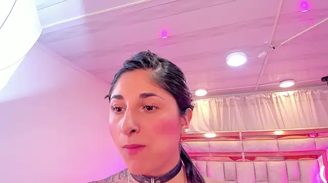Francesca_Skuirt stripchat live cam model