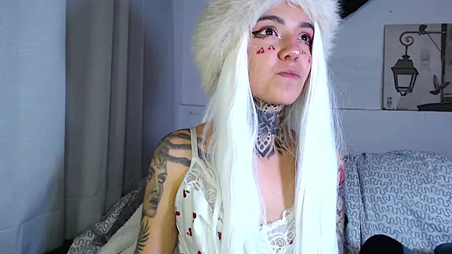Lunai_gh stripchat live cam model
