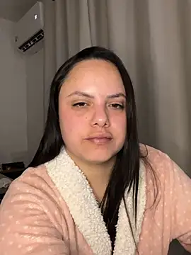 Nandaa02 stripchat live cam model