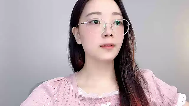 vera999- stripchat live cam model