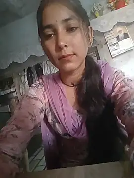 divya_140 stripchat live cam model
