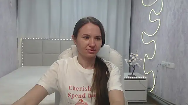 KaraCriegs stripchat live cam model