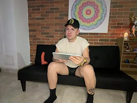 kuyp34 stripchat live cam model
