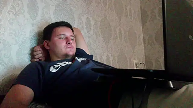 miki_lav1 stripchat live cam model