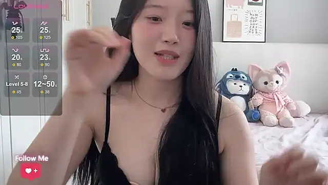 --bee-- stripchat live cam model