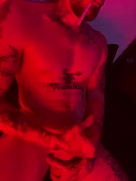 xChrisjThomW stripchat live cam model