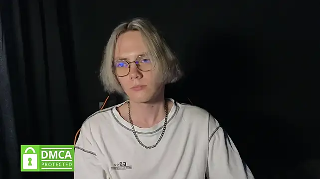 Keytaro stripchat live cam model