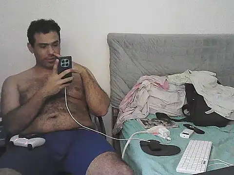 alphalatinobearx stripchat live cam model