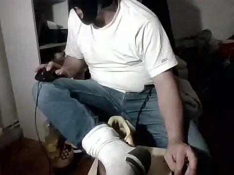 SmokedAlloy2 stripchat live cam model