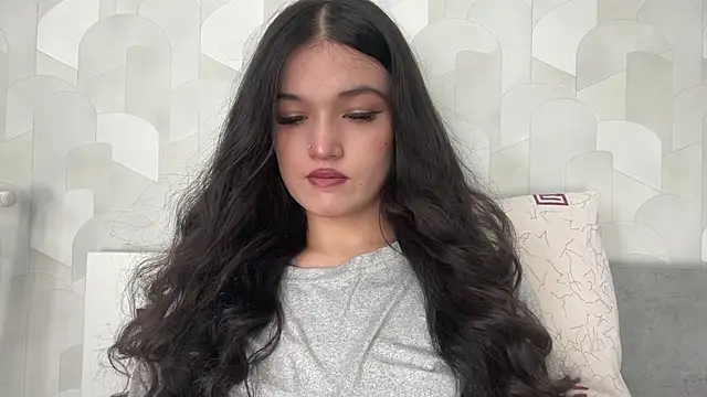 LisetteParajon stripchat live cam model