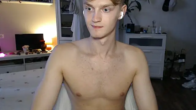 Daniel_yamm stripchat live cam model