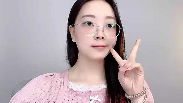 vera999- stripchat live cam model