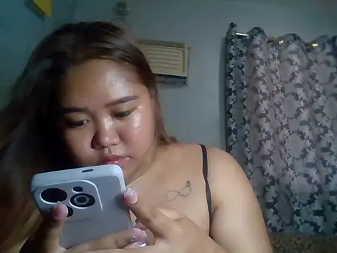 xxhottiecoleen stripchat live cam model