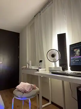 emelyevansx stripchat live cam model