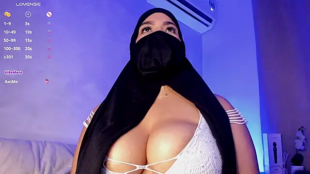 thaira_aly stripchat live cam model