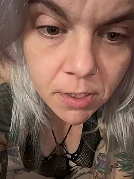 CherryBombBomb stripchat live cam model