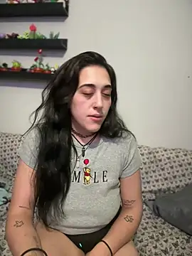 ThicBunz stripchat live cam model